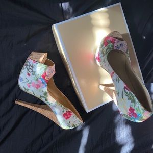 Flower heels 🦋
